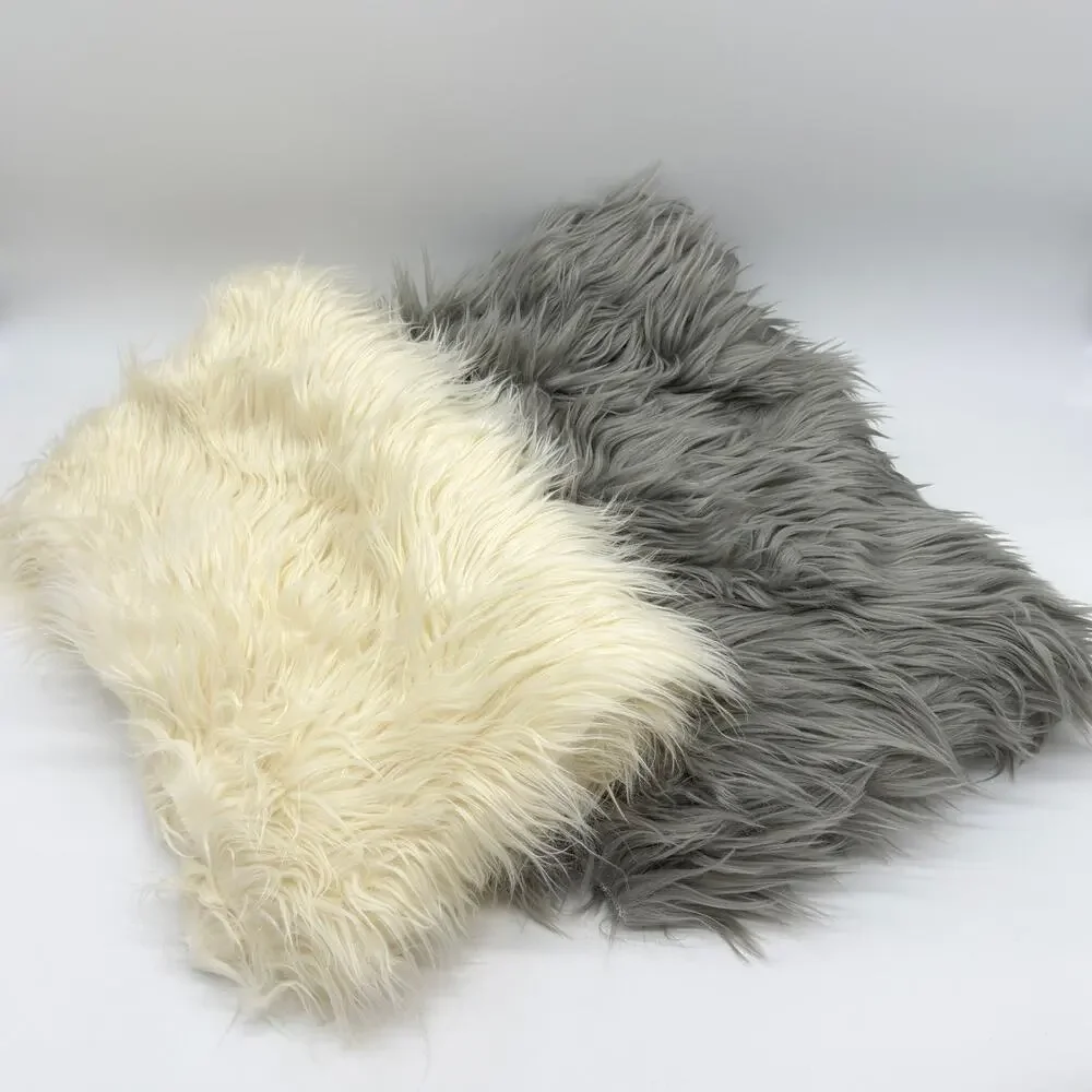 Joann’s Faux Fur Fabric Gray & Cream Long Shag 2.5” Pile 3 2/3 Yards Long NEW